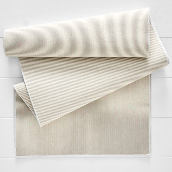 Amour Table Runner